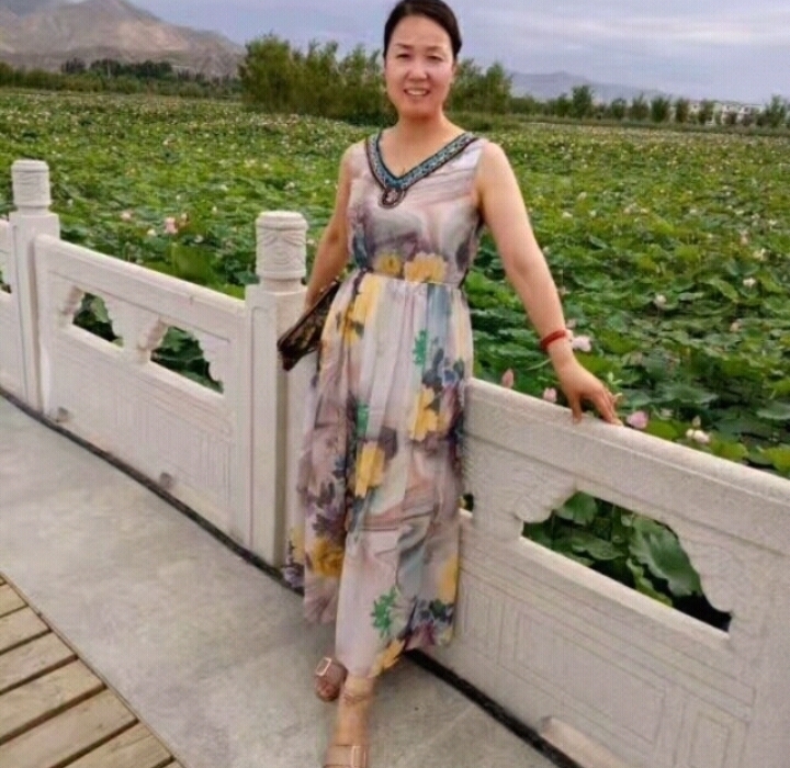 红叶的第一张照片--甘肃上门女婿服务网
